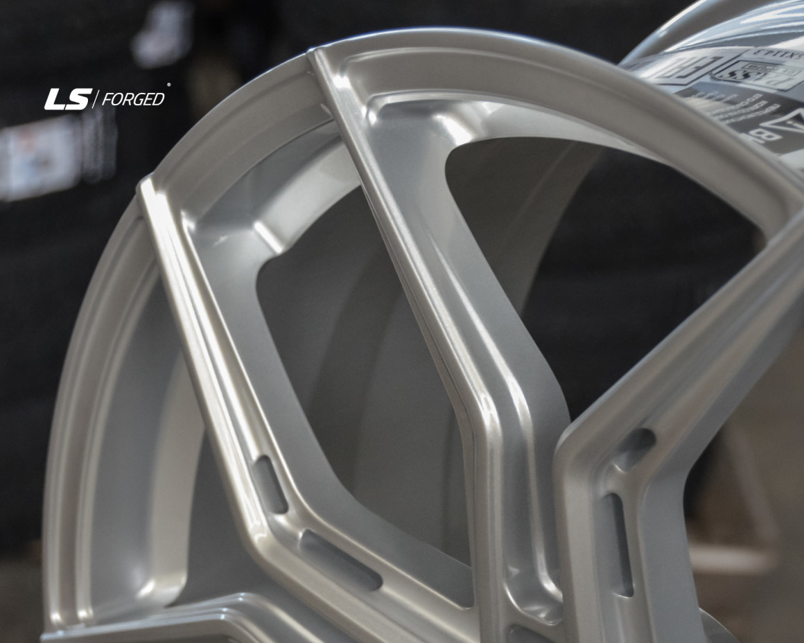 Кованые диски на дисках LS FG27 - фото 4