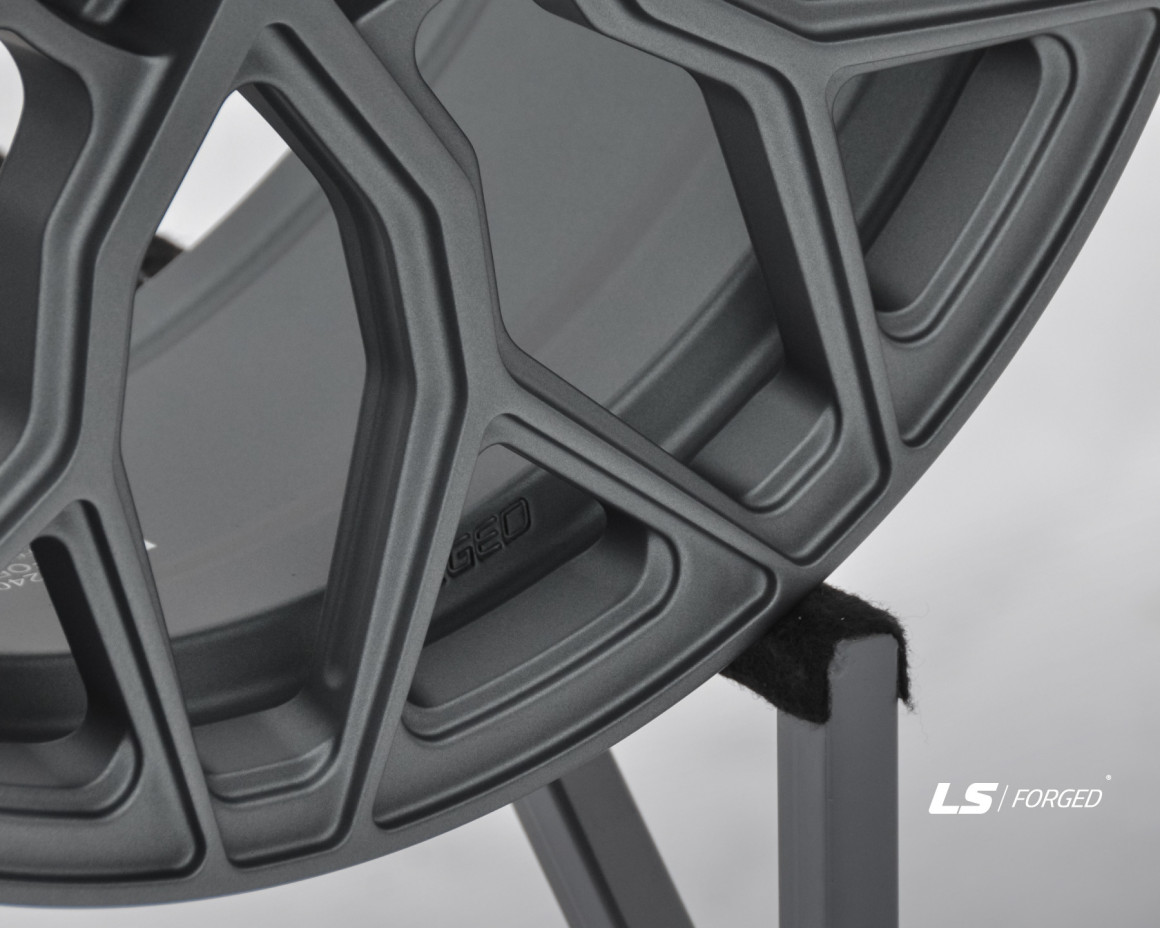 Кованые диски на дисках LS FG13Y - фото 4